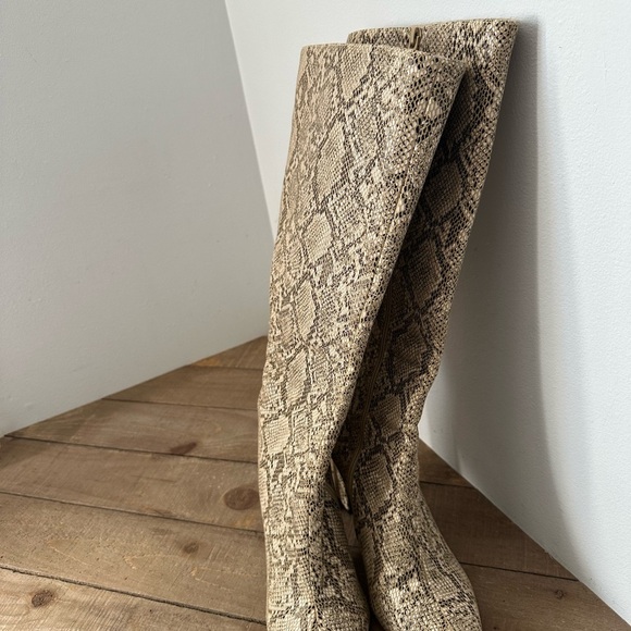Snakeskin Embossed Chunky Heeled Classic Boots Zip Up Round Toe 10 - Picture 7 of 12